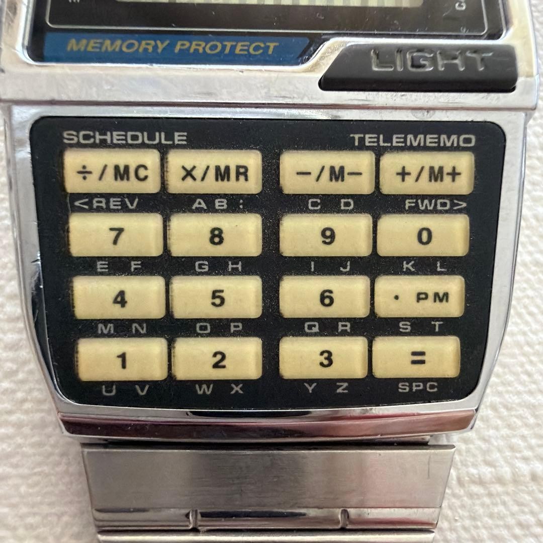 Casio Data Bank DBC-810 Digital Calculator Watch Used