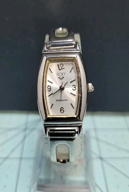 Roxy Quiksilver Women RX1900 Dress Silver Tone Bracelet Quartz