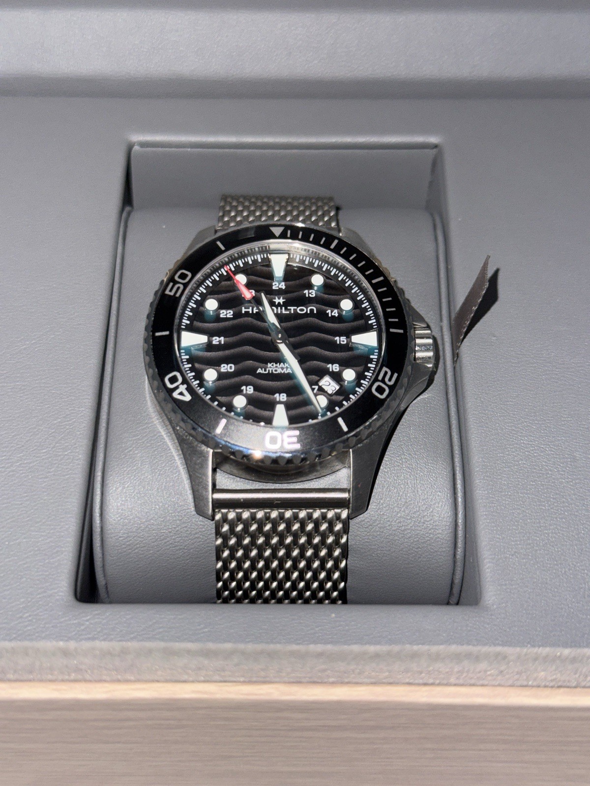 Hamilton Khaki Navy Scuba 41mm Automatic Black Dial SS Mesh Bracelet Box