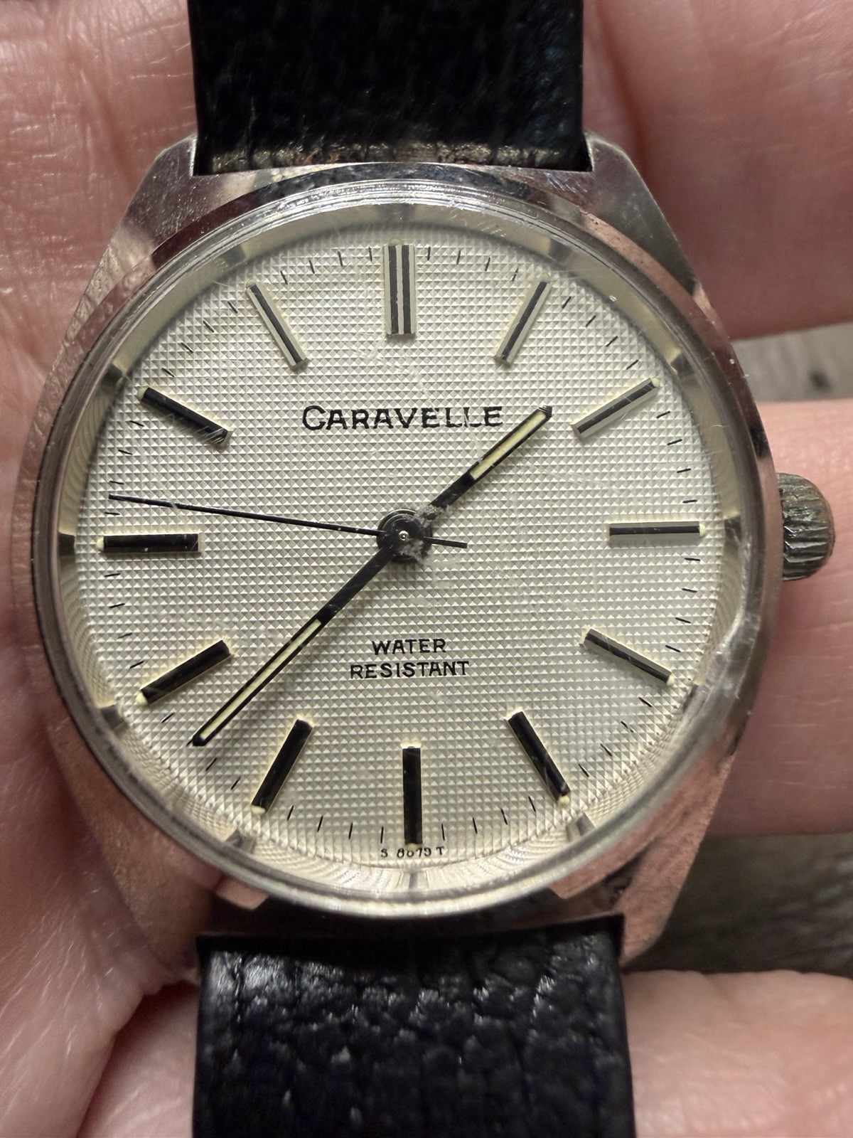 Vintage Caravelle Mens Watch 31mm Linen Dial With Original Band & Box Runs Good