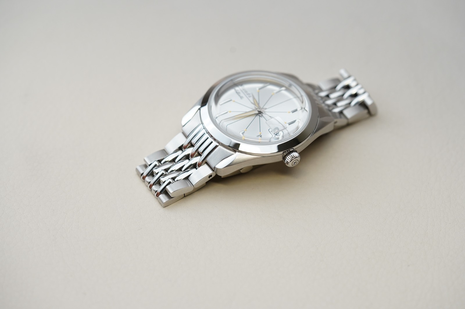 Nivada Grenchen Antarctic Spider Silver Dial 32023A04 Men’s Steel Watch