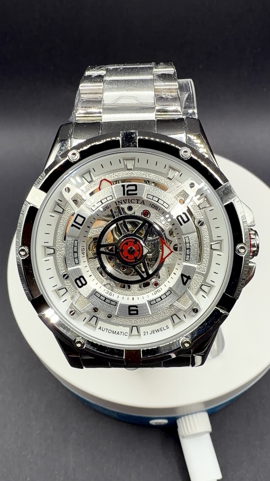 Invicta Racing Interpoint Automatic 43.5mm w-30m water resistance. Silver w- Red