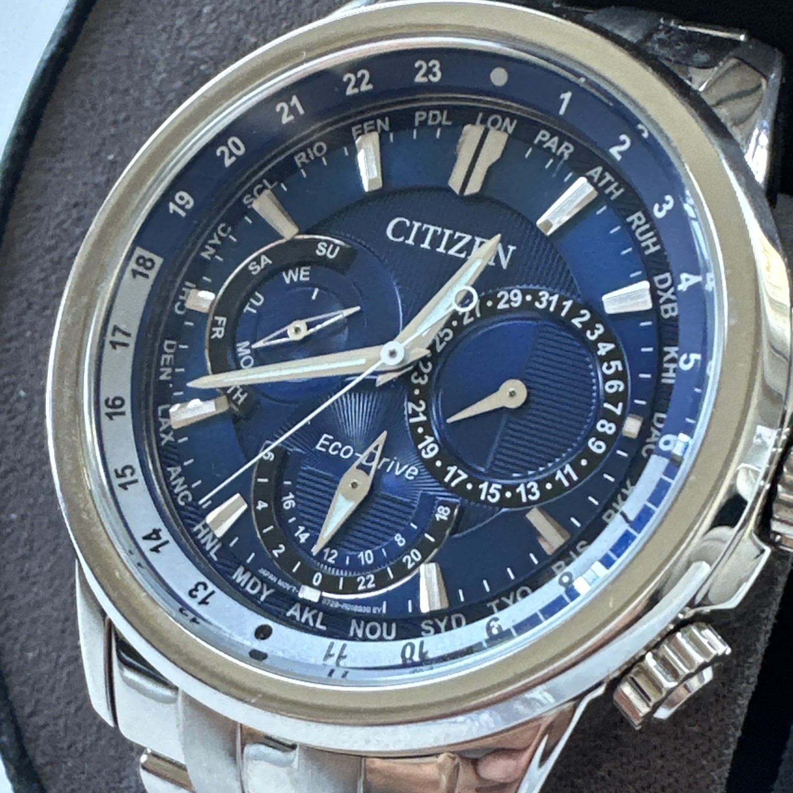 Citizen Eco-Drive Men’s Calendrier World Time Blue Dial Watch 44mm BU2021-51L