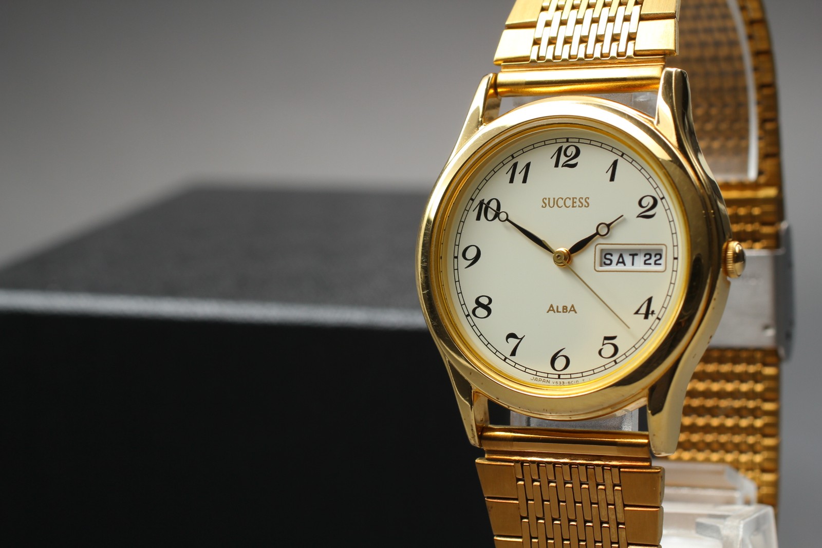 Vtg 1993 N MINT Seiko Alba Success V533-6B60 Quartz Day/Date Mens Watch JAPAN