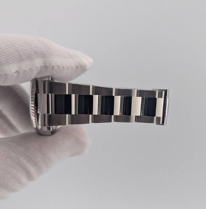 EXCELLENT CONDITION – Rolex Datejust 36mm Fluted Bezel, Black Dial. Ref. 126234