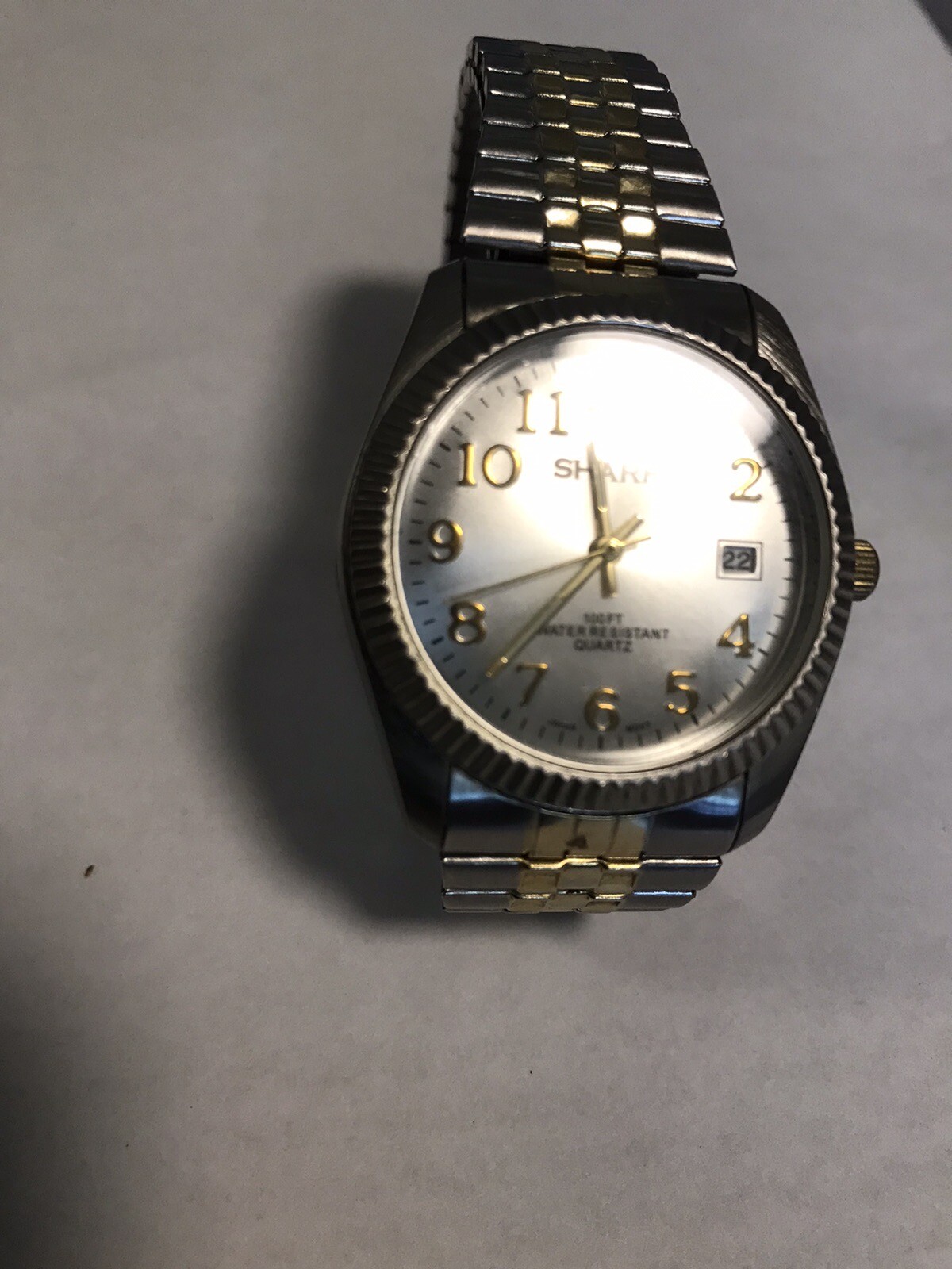 Sharp Mens Watch w/Date Indicator 100 Feet Water Resistant Gold & Silver NICE