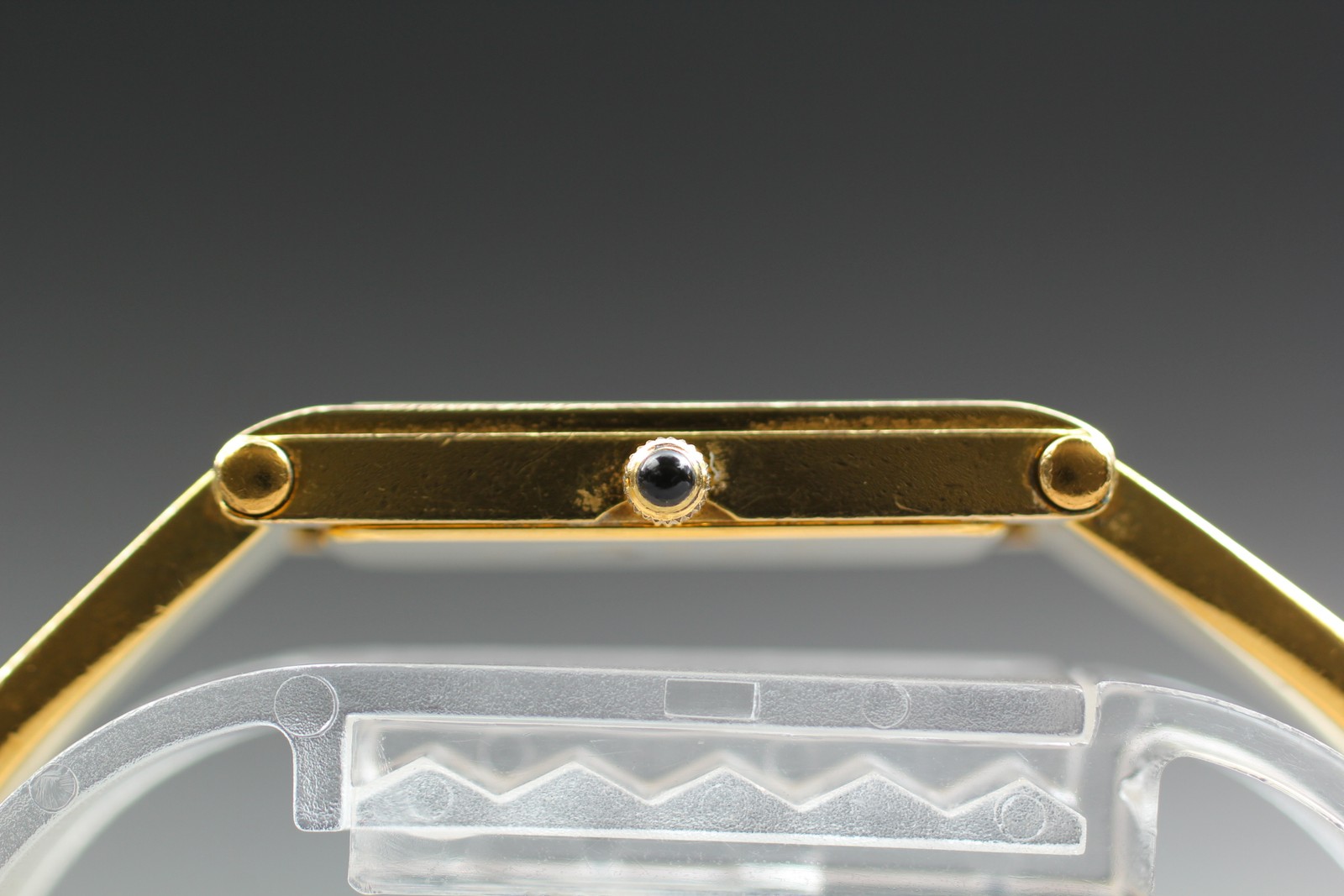 GUCCI 1500L Gold Rectangle 12mm Bangle Quartz Women’s Watch [Near MINT]