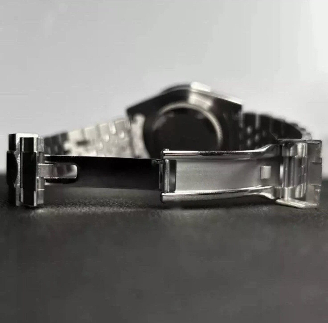 Custom Black 40mm Sub Style Dive Mod Watch Jubilee w/ NH35 Automatic