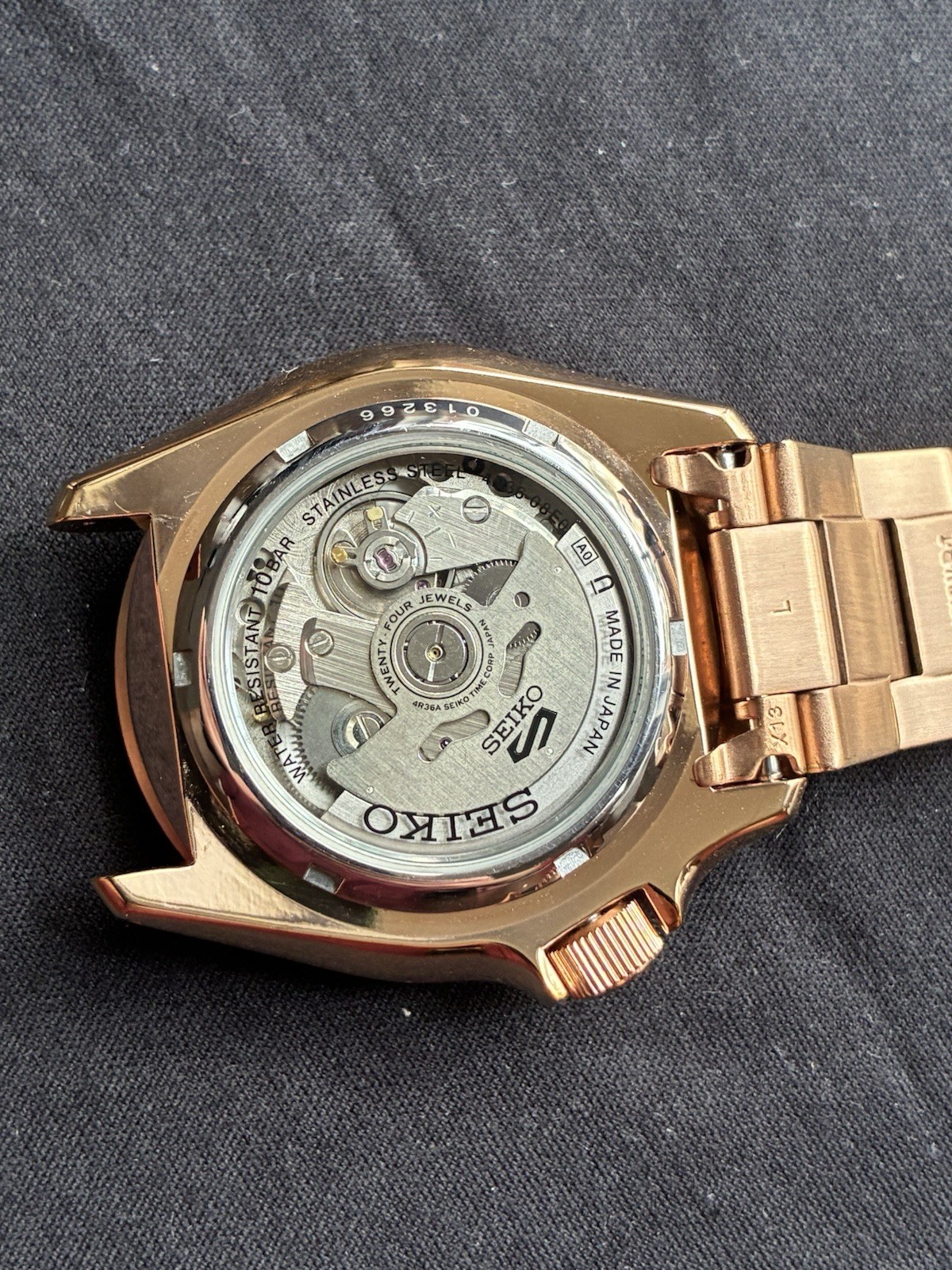 Seiko 5 Men’s Automatic Diver Watch SRPE72K1 Rose Gold Tone Day/Date 4R36 08E0