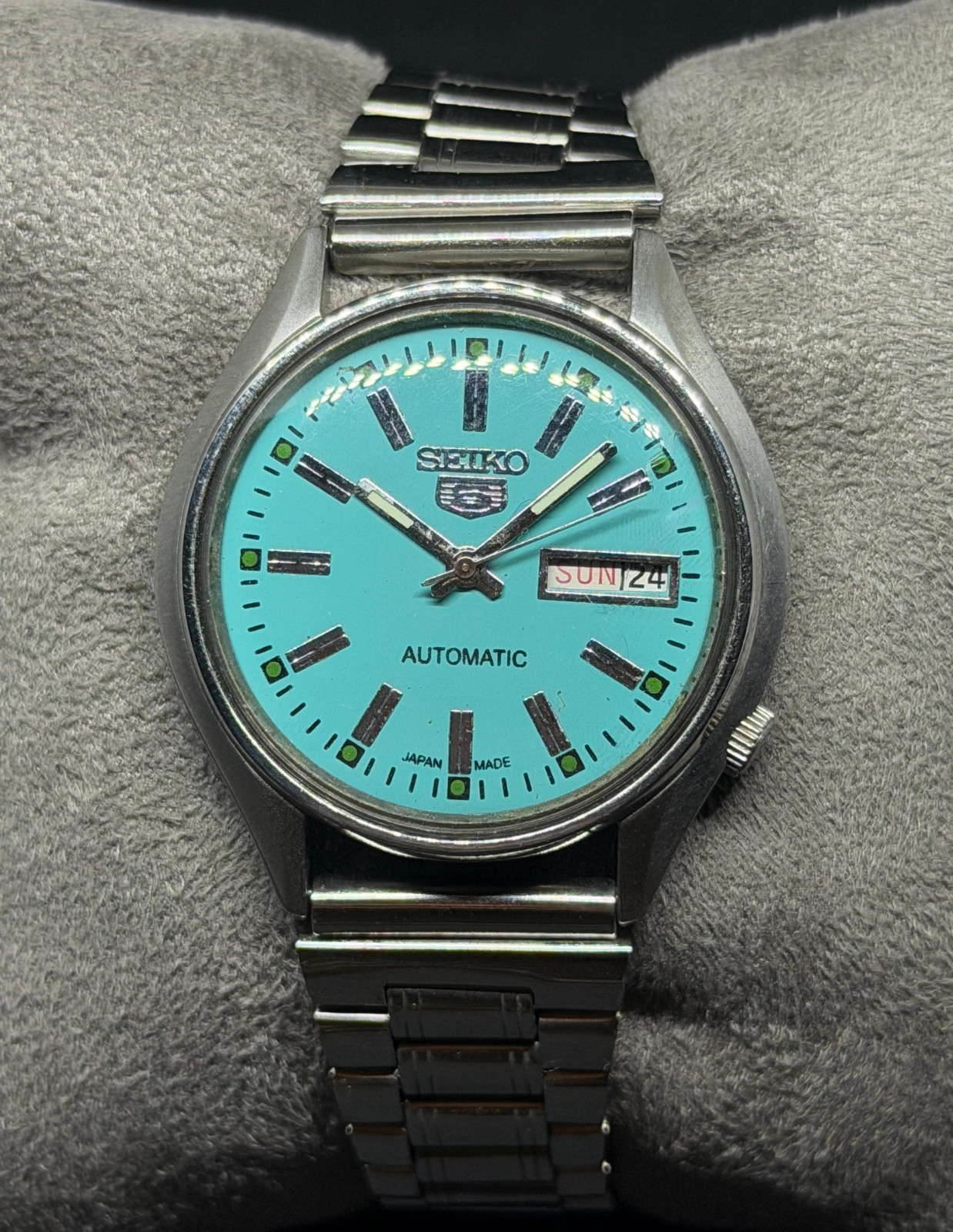 Vintage Seiko 5 Automatic Day/Date Japanese Men’s Wrist Watch