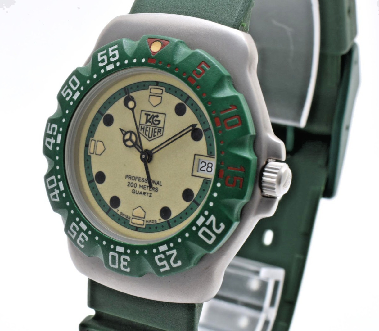 TAG Heuer Formula 1 WA1212 Quartz Men’s Watch Green Dial Diver 200m 34mm JAPAN