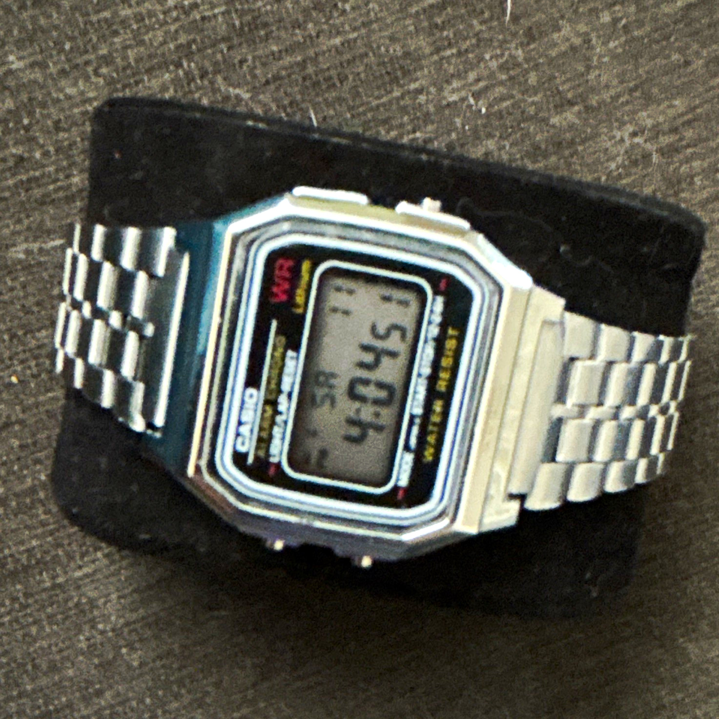 Casio F-91W Digital Quartz Alarm Chronograph Water Resistant Silver Bracelet