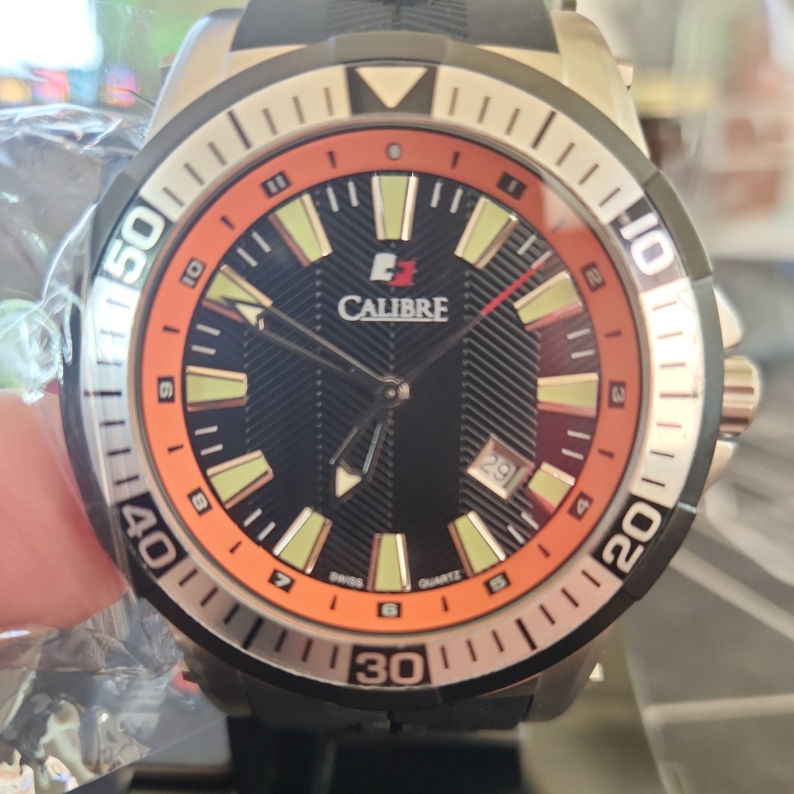 Calibre Men’s SC-4H1-04-007 Hawk Date Stainless Steel and Black Rubber Watch NEW