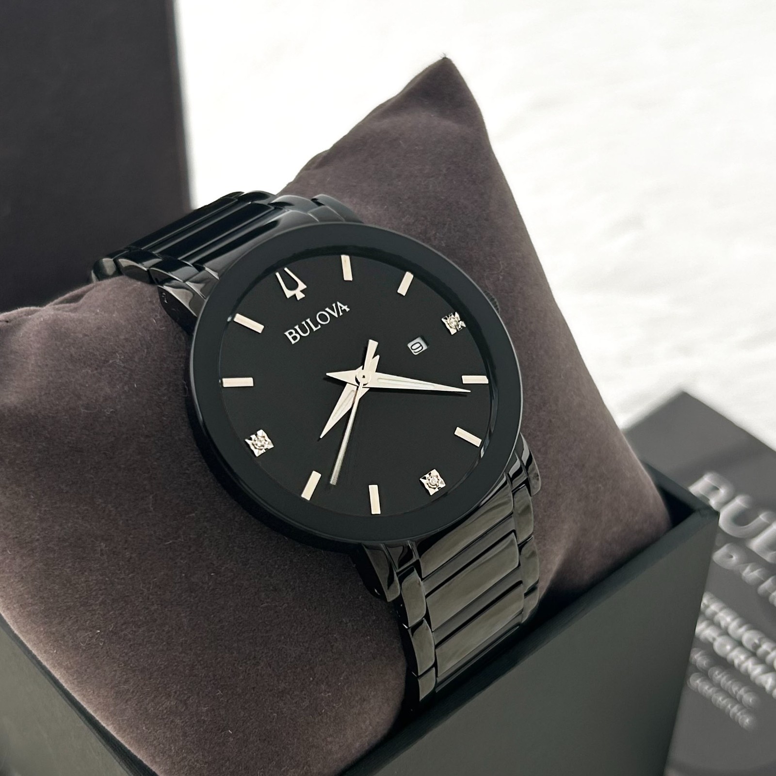 Bulova Modern Diamond 98D144 Black Dial Men’s 3-Hand Calendar Date Quartz 42 mm