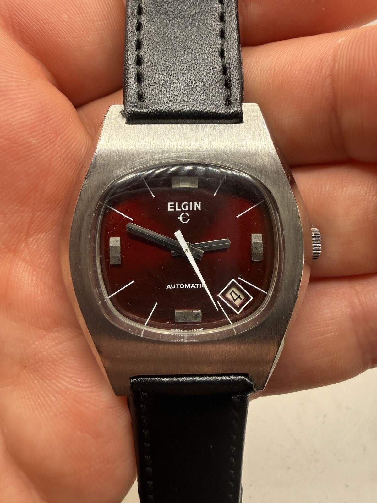 VINTAGE Elgin Automatic Watch Red Dial 17 Jewels Swiss Cal 333 Steel Date RUNS