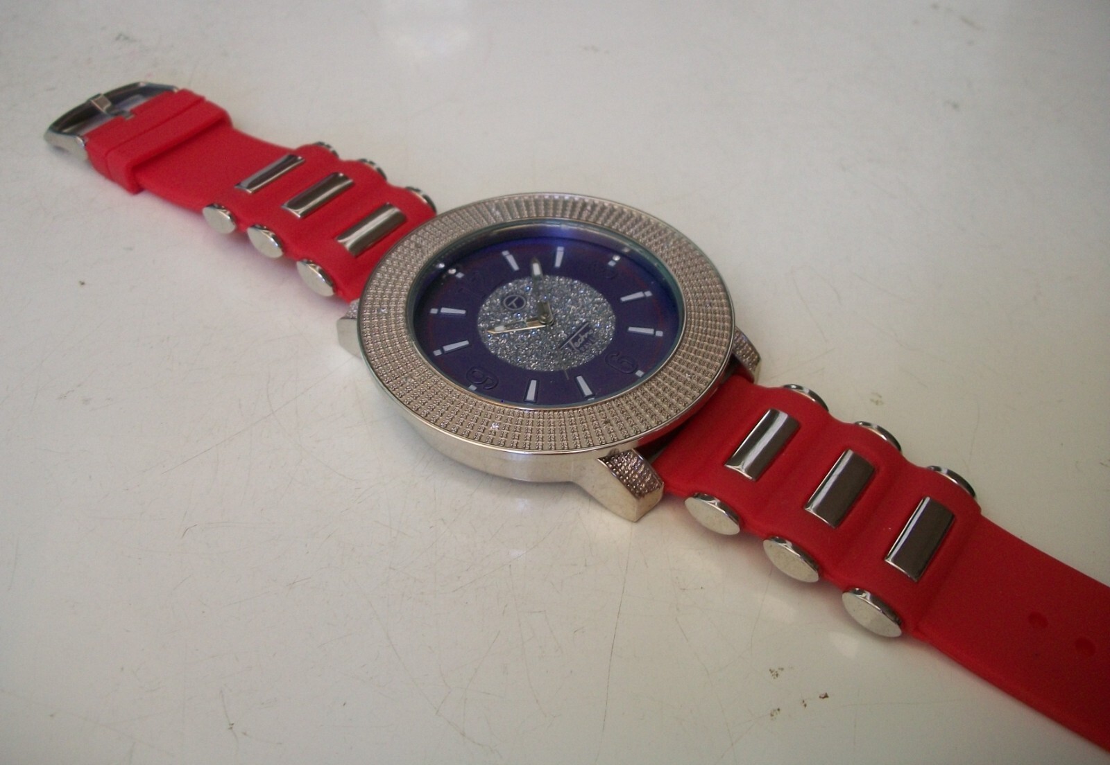 Men’s Silver & Blue Dial Red & Silver Silicon Band Fashion Casual Hip Hop Watch
