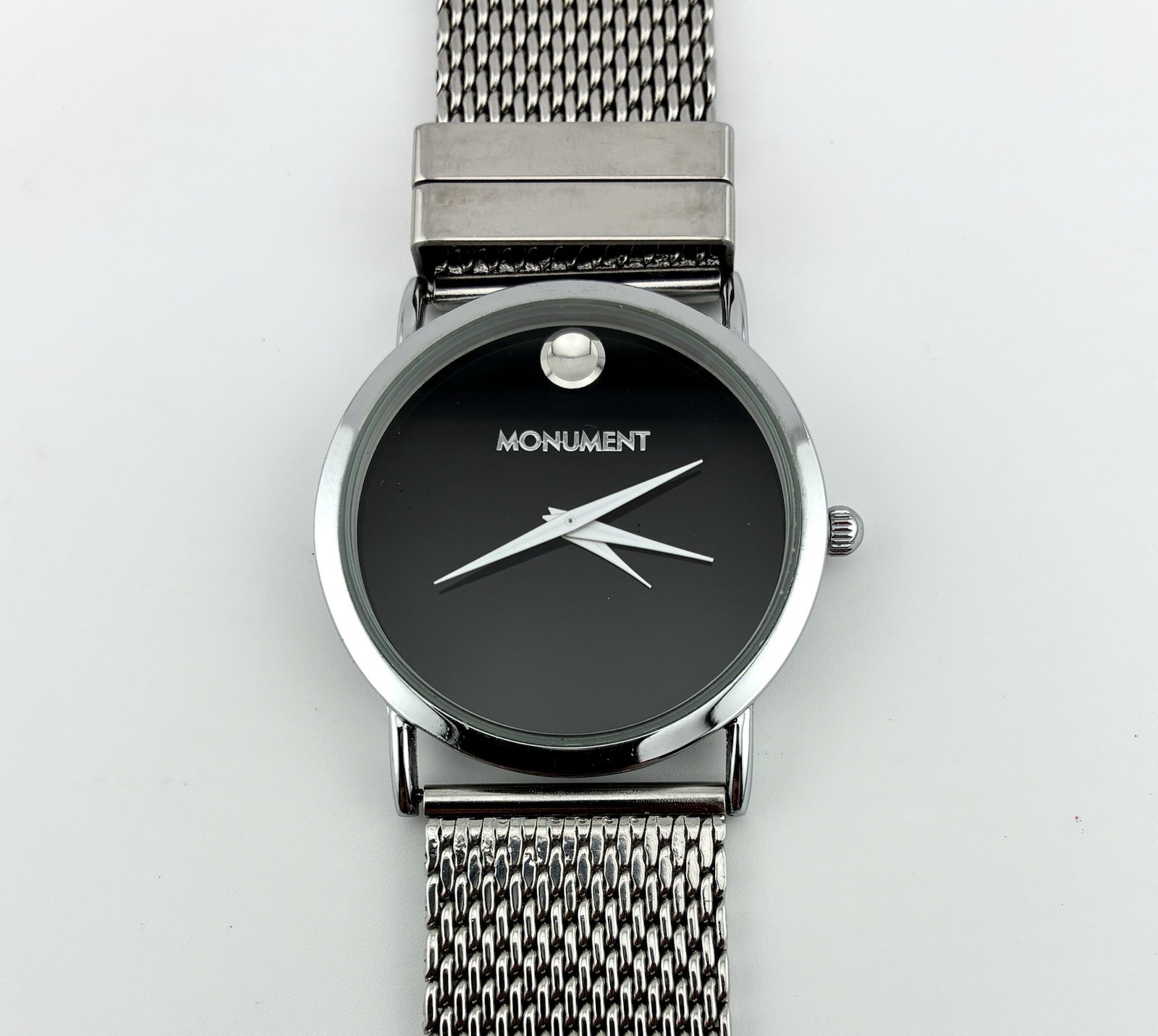 Monument Men’s Chrome Mesh Minimalist Black Dial Watch New Battery!