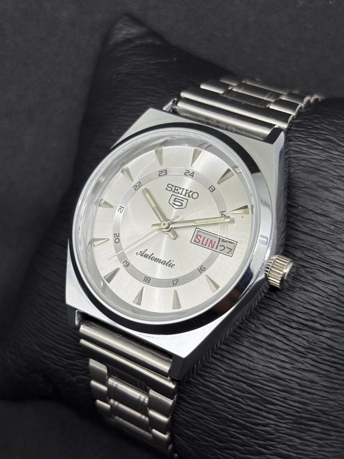 Vintage Seiko 5 Automatic Day/Date Japanese Men’s Wrist Watch