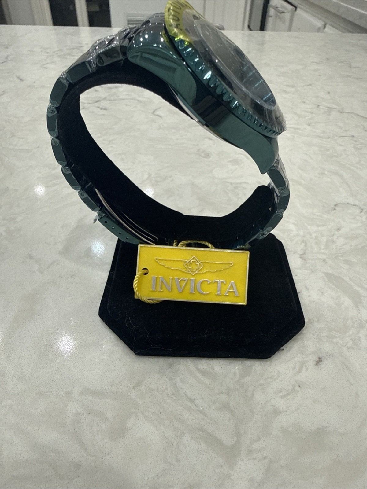 Invicta Pro Diver Automatic Men’s Watch 47MM GREEN – 38318 WITHOUT BOX