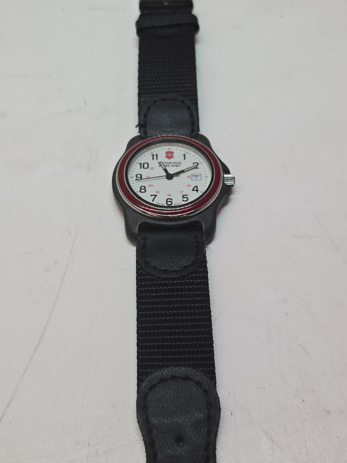 Vintage Victorinox Swiss Army Original 24241 Watch White Red Excellent…