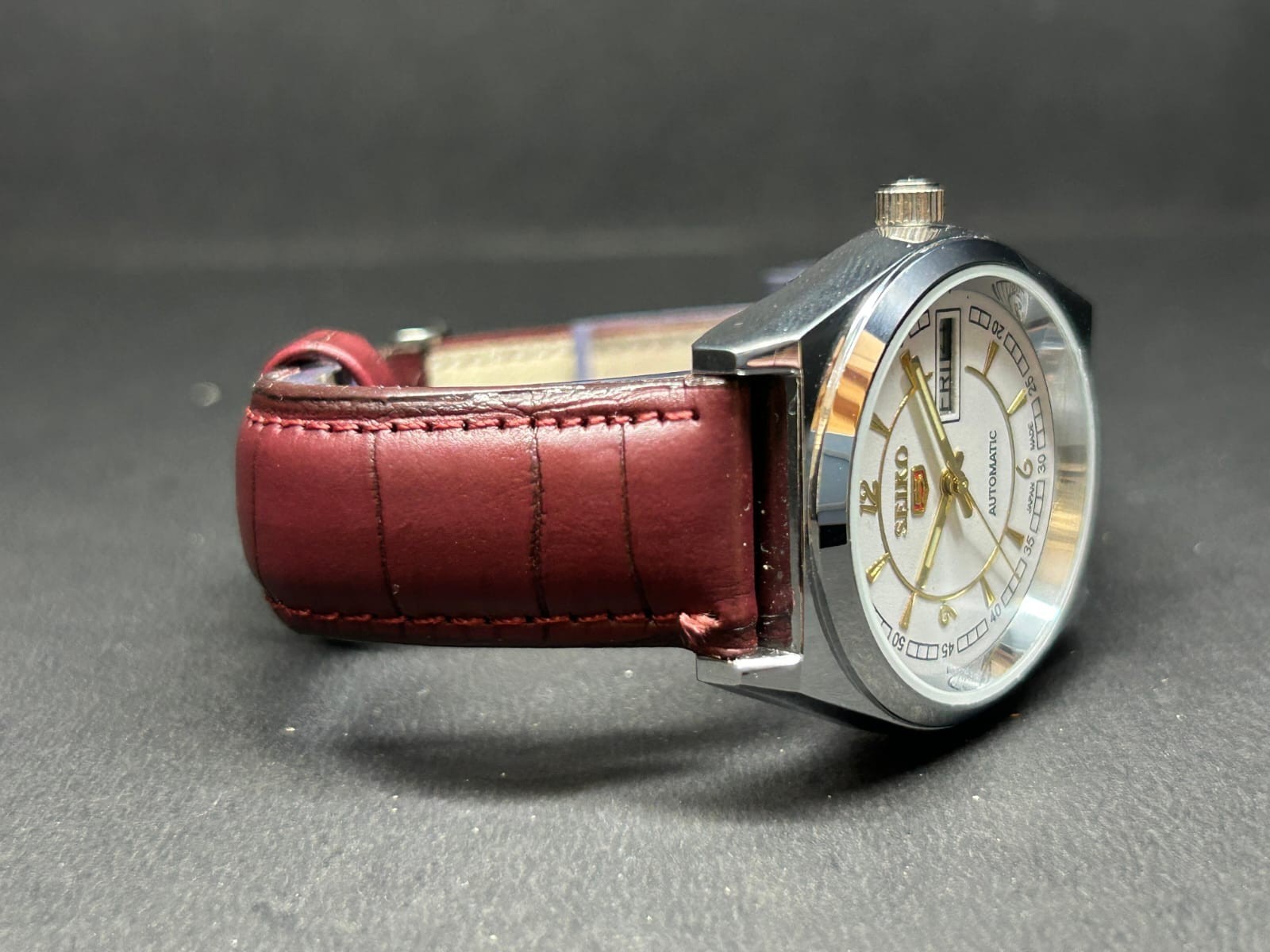 Seiko automatic Refurbished vintage White dial Men’s wrist watch free shipping