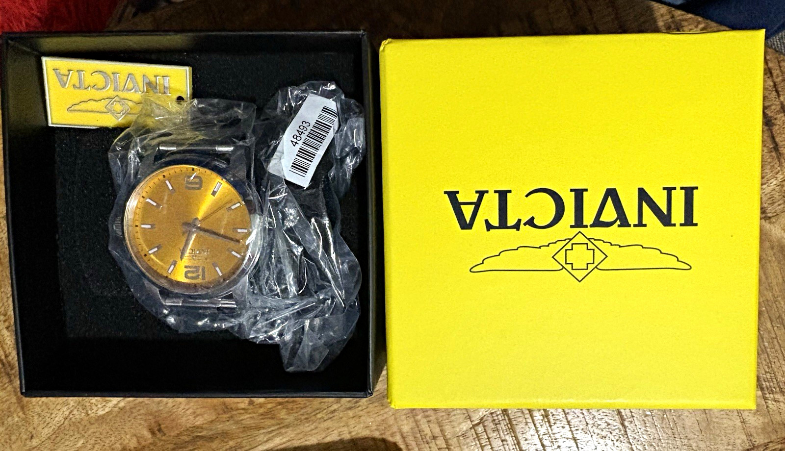 Invicta Men’s Quartz Analog Wristwatch Gold Dial SS Bracelet Fixed Bezel w/ Box