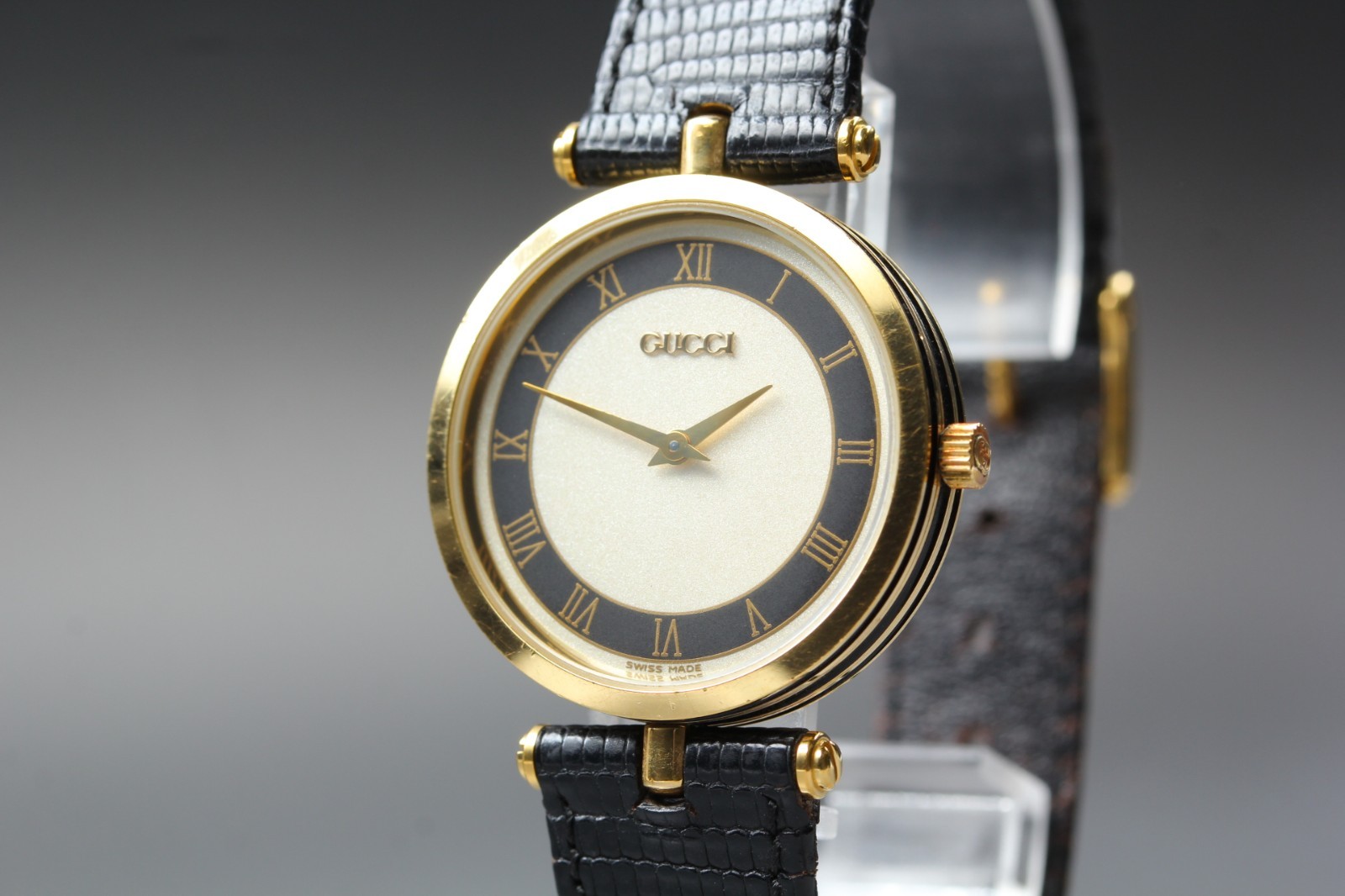 Gucci 2000M White black Dial 30mm Quartz Vintage Mens Watch NEAR MINT From JAPAN