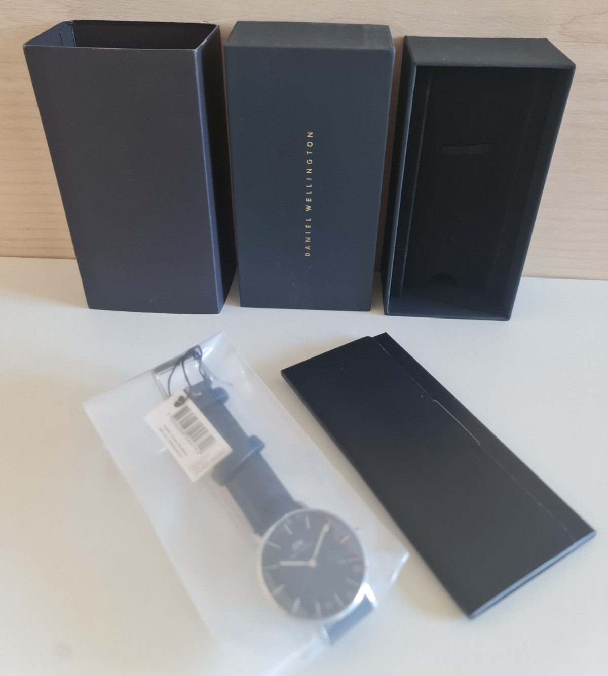 NEW – Daniel Wellington Classic Sheffield 36mm Leather Watch – DW00100145