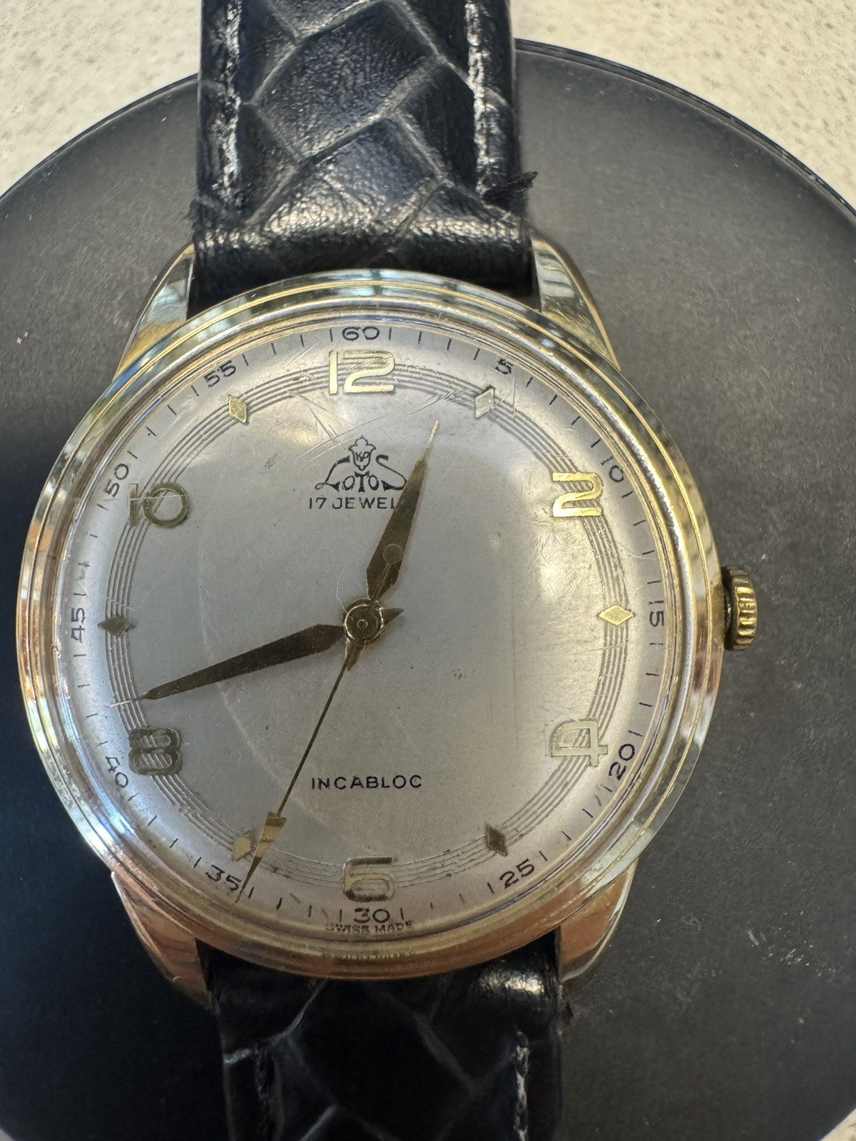 Lotos 17 jewels 14k .585 Gold case, working great