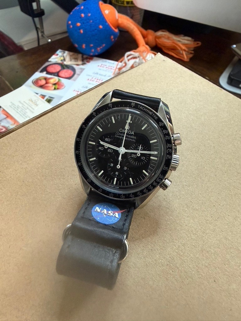 Omega Speedmaster Professional Moonwatch Hesalite | 310.30.42.50.01.001 | 2022