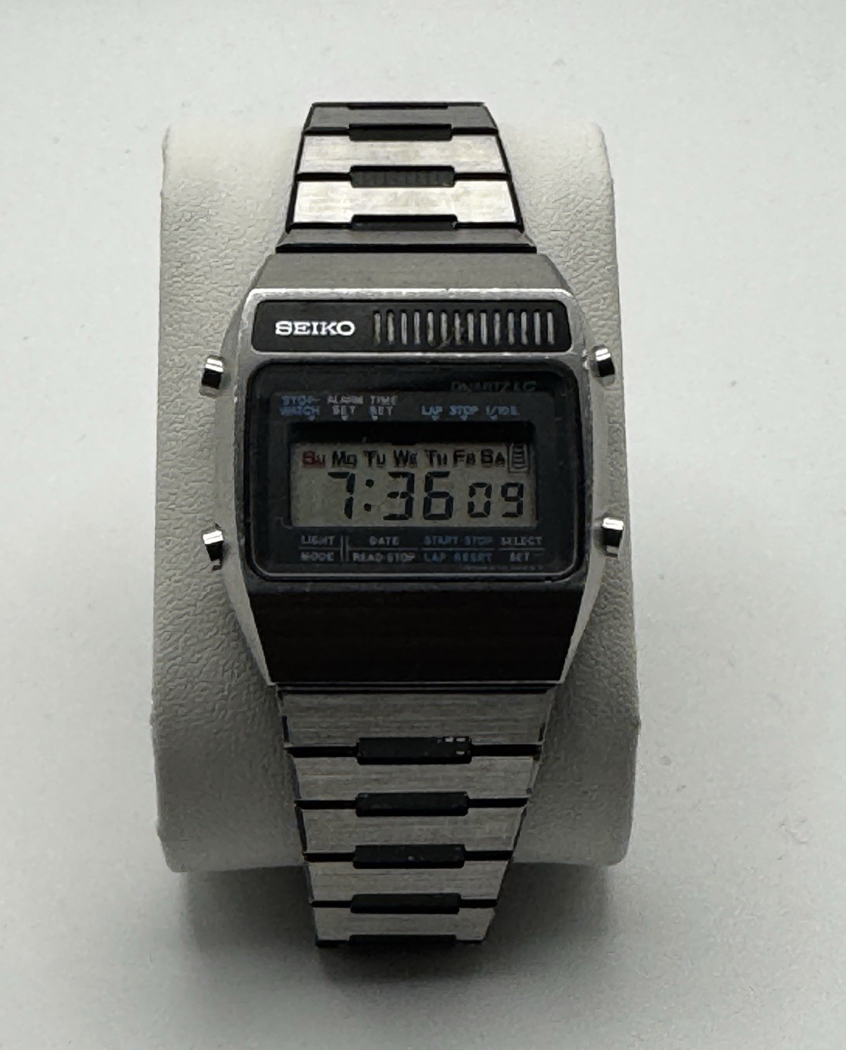 Vintage Seiko A159-5019-G Quartz LC digital watch.