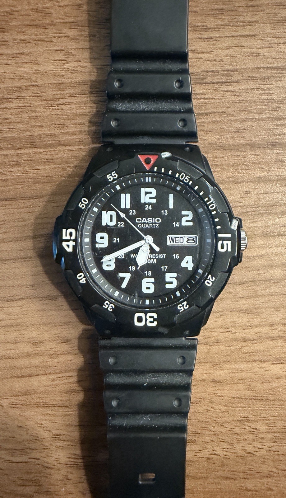 New CASIO Day & Date Men’s Quartz Watch MRW-200H Black Dial & Band New Battery