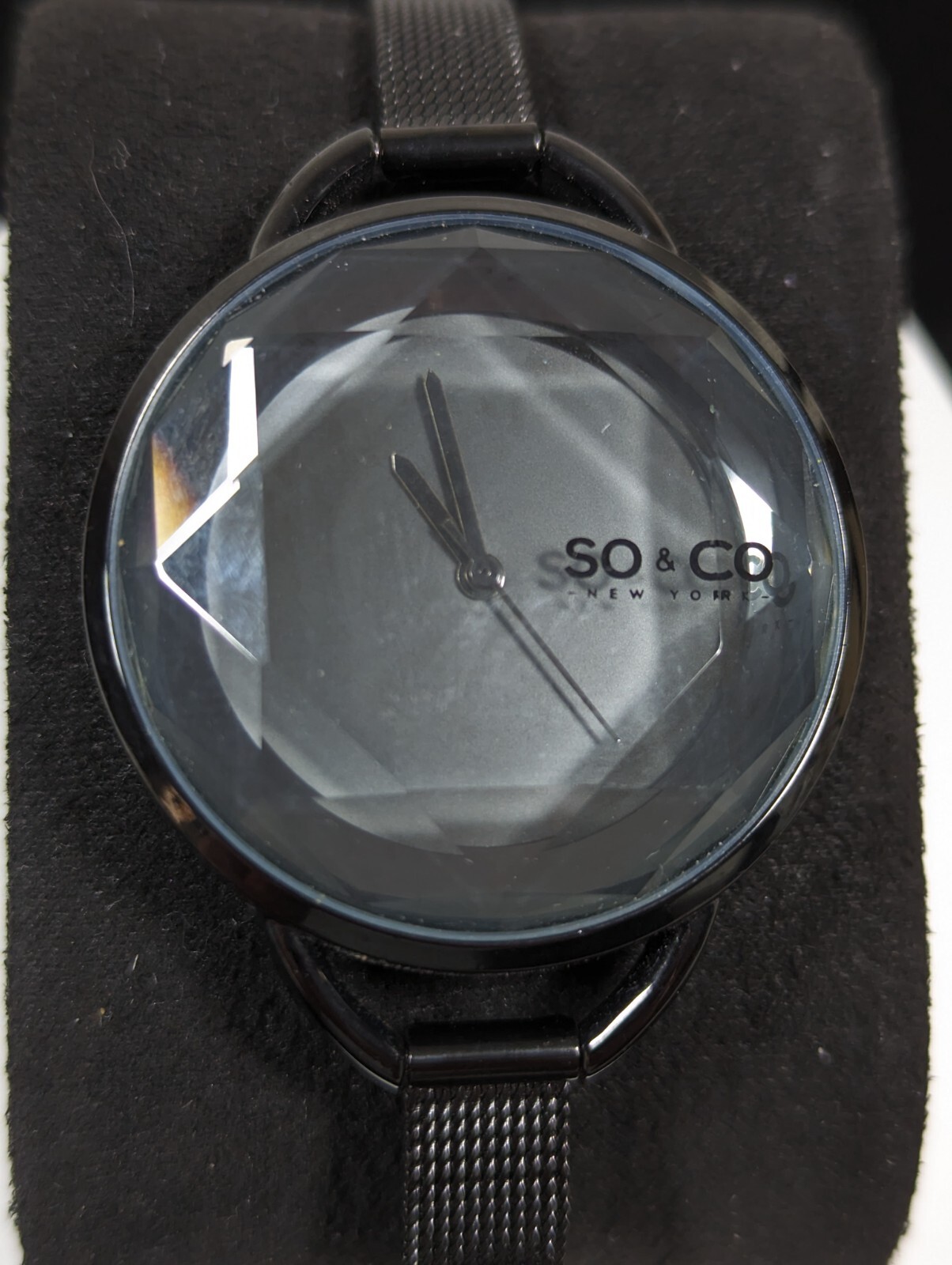 So & Co New York Womans Black Dial Raised Hardened Mineral Crystal Watch 8.5 In