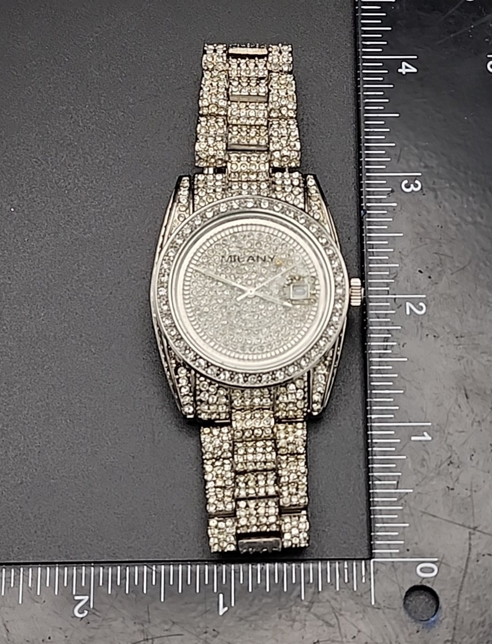 Men’s stone silver finish with date dress up hip hop fashion wrist watch