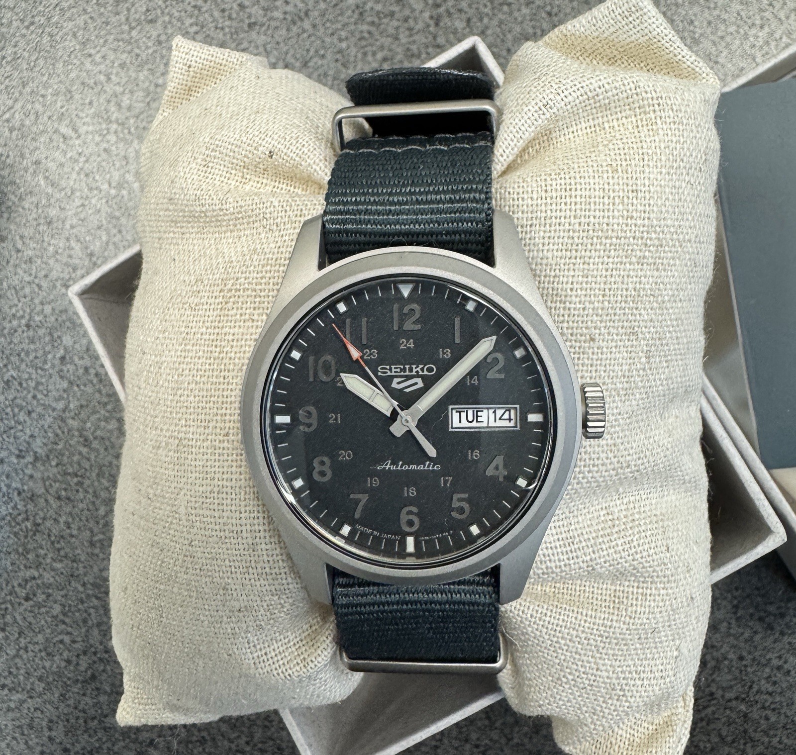 Seiko 5 Automatic Watch Day Date grey dial Nylon Band SRPG31 Made In Japan New