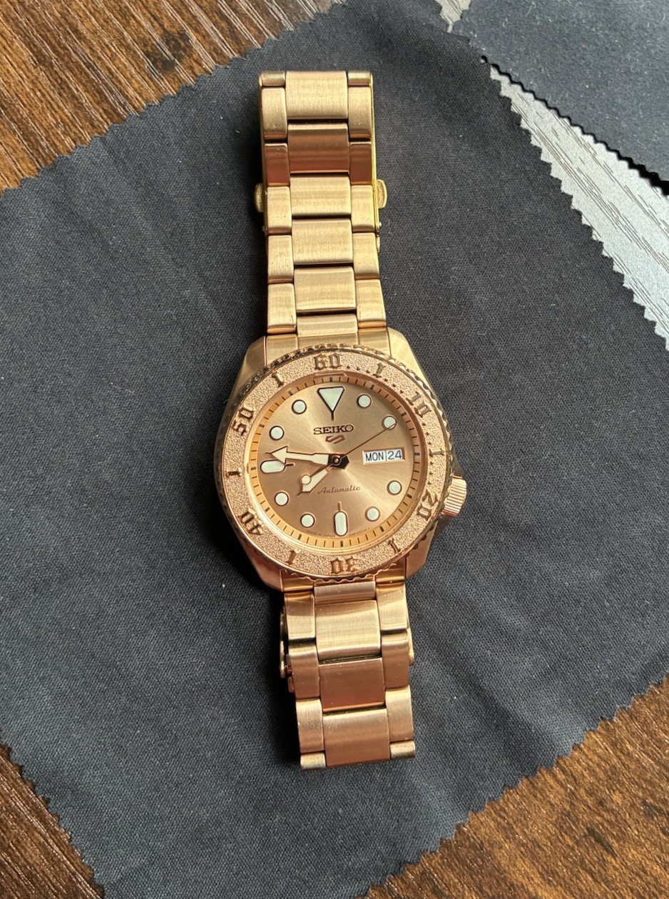 Seiko 5 Men’s Automatic Diver Watch SRPE72K1 Rose Gold Tone Day/Date 4R36 08E0