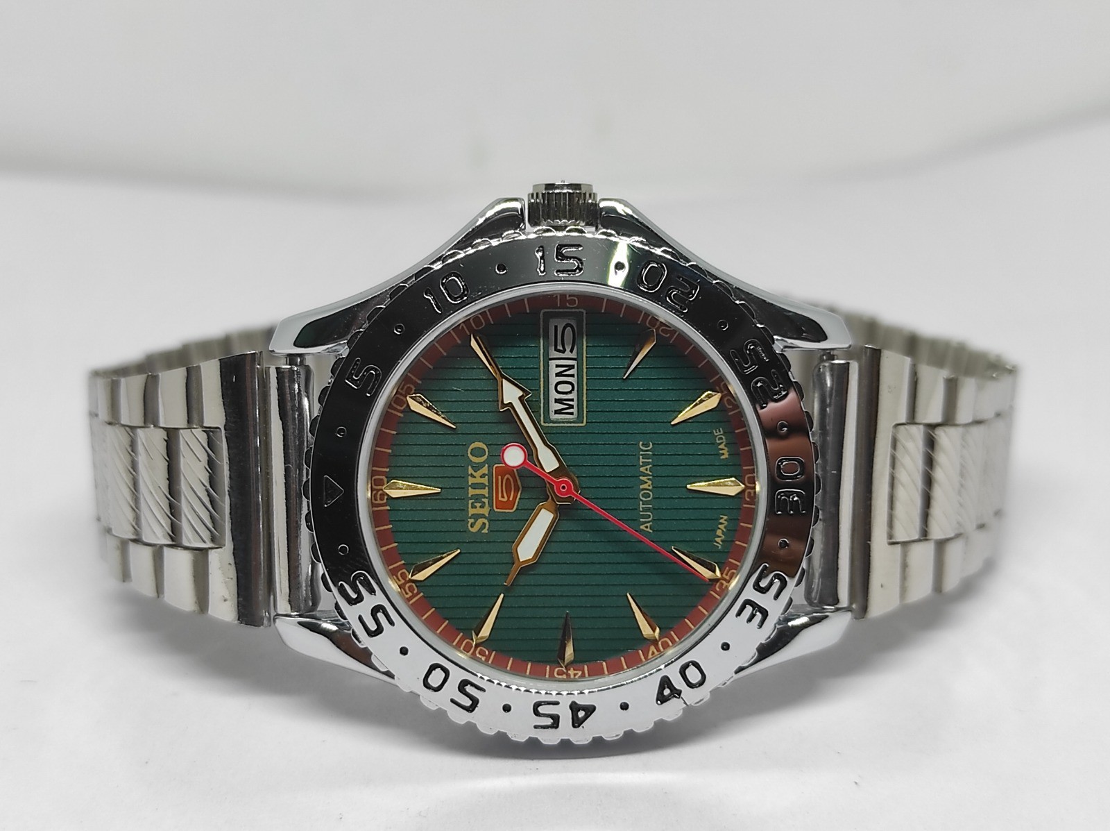 Vintage Refurbished Seiko Automatic Transparent GreenD/D Men’s WristWatch 38MM