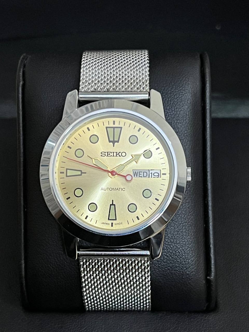 Vintage Refurbished Seiko 5 Automatic Day/Date Japan Men’s Wrist Watch 37MM