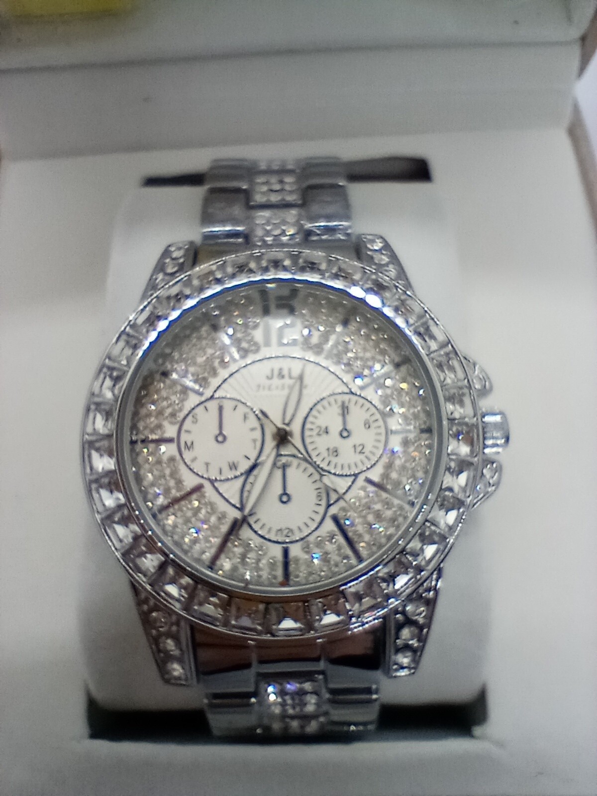 JiLiStyle Queen Series Watch w Pave Crystals & Silver Tone NEW