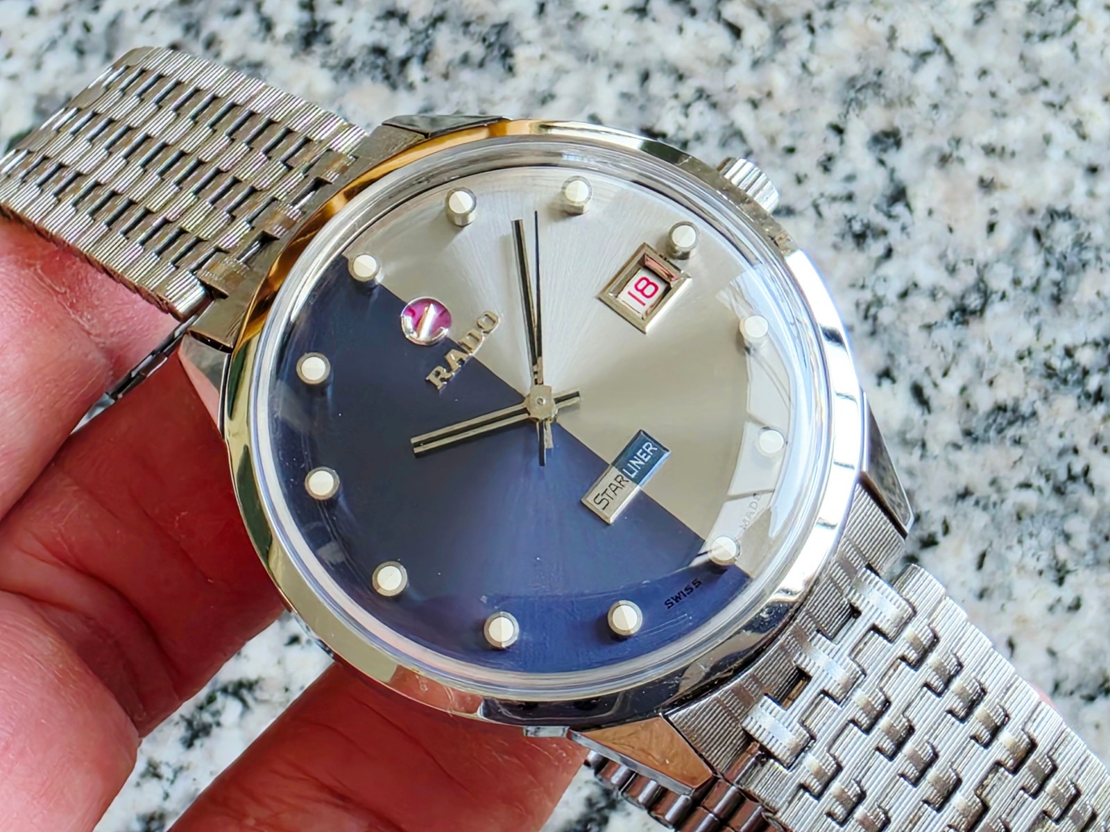 VINTAGE RADO STARLINER AUTOMATIC DATE DAY NIGHT GENTS ORIGINAL BRACELET RARE.