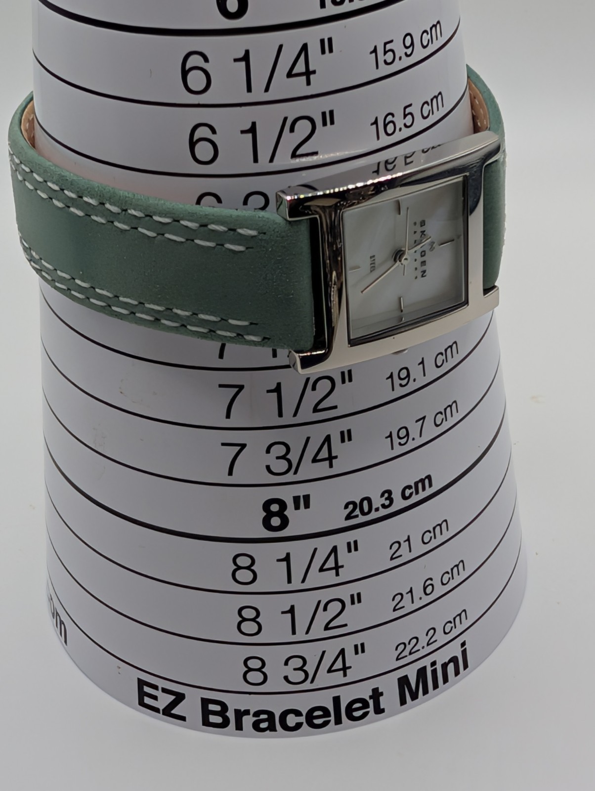 Skagen Women’s Quartz Rectangular Watch Mother of Pearl Dial Green Leather 30m