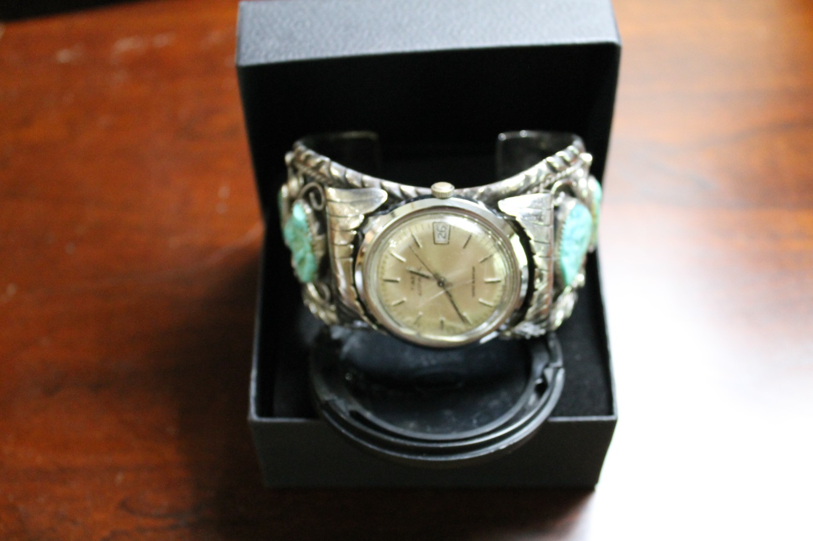 Silver & Turquoise Men’s Bracelet style Watch.