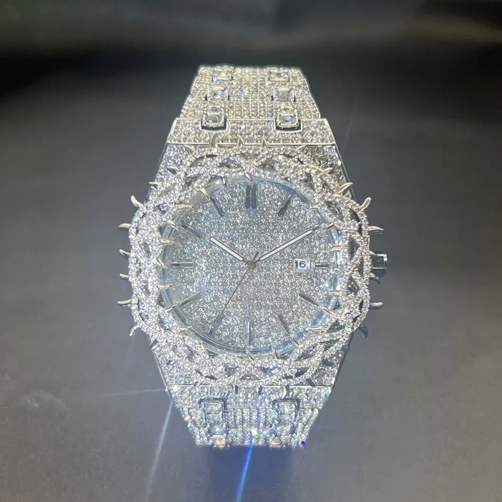 Luxury Men’s Quartz Watch – Thorn Crown Iced Diamond Design/ fashion/ stylish
