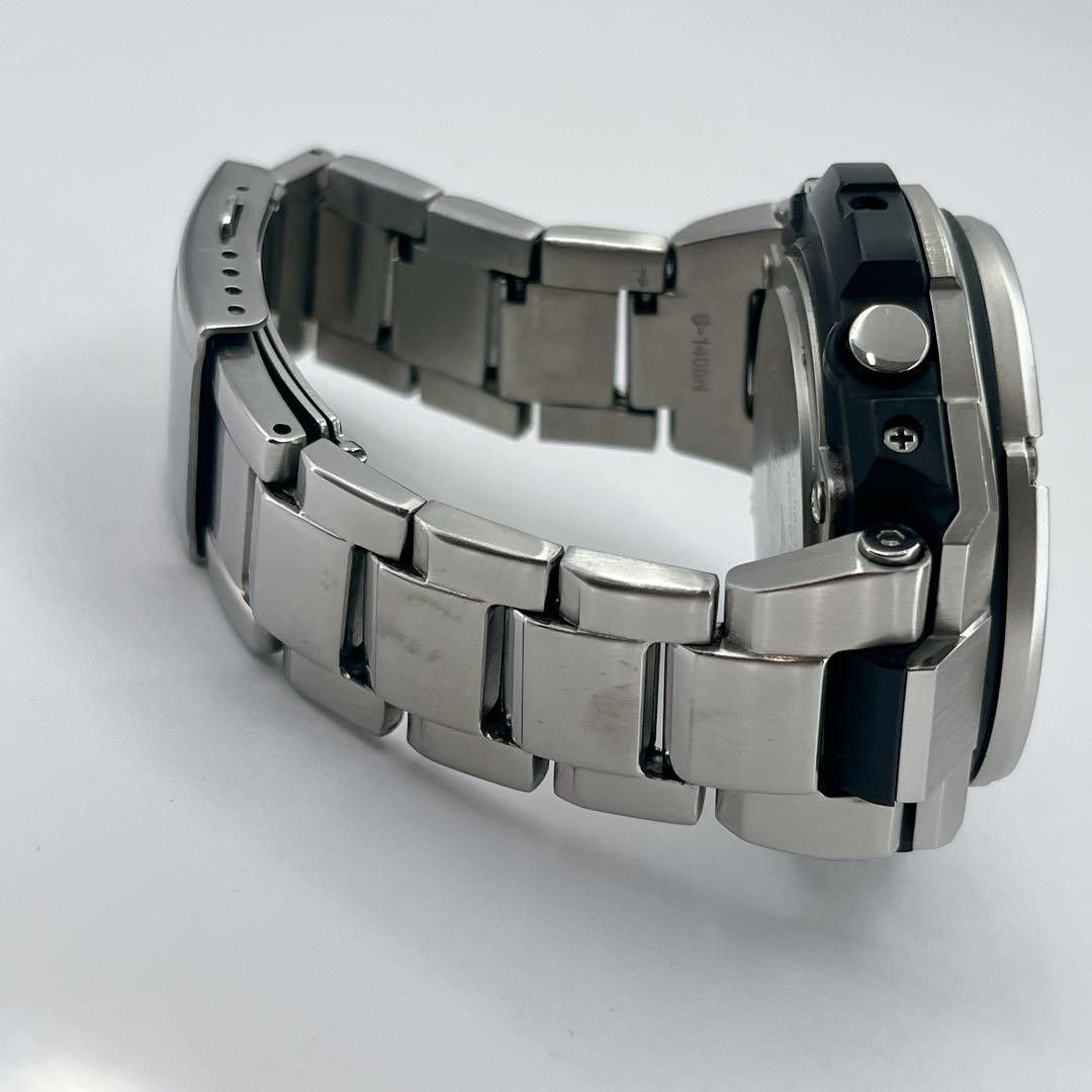 Slightly Damaged but in Good Condition G-Shock GST W110D Tough Solar Men’s wrist