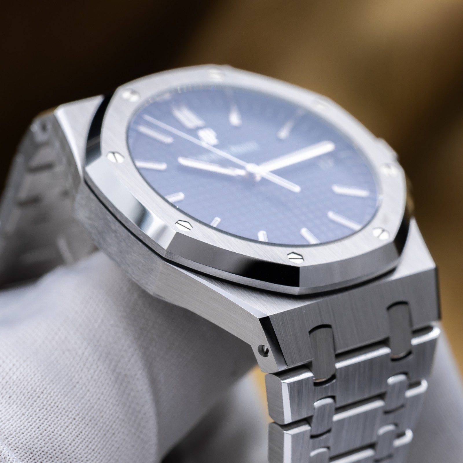 Audemars Piguet Royal Oak Automatic 41mm Blue Dial – AP 15500st Complete Set