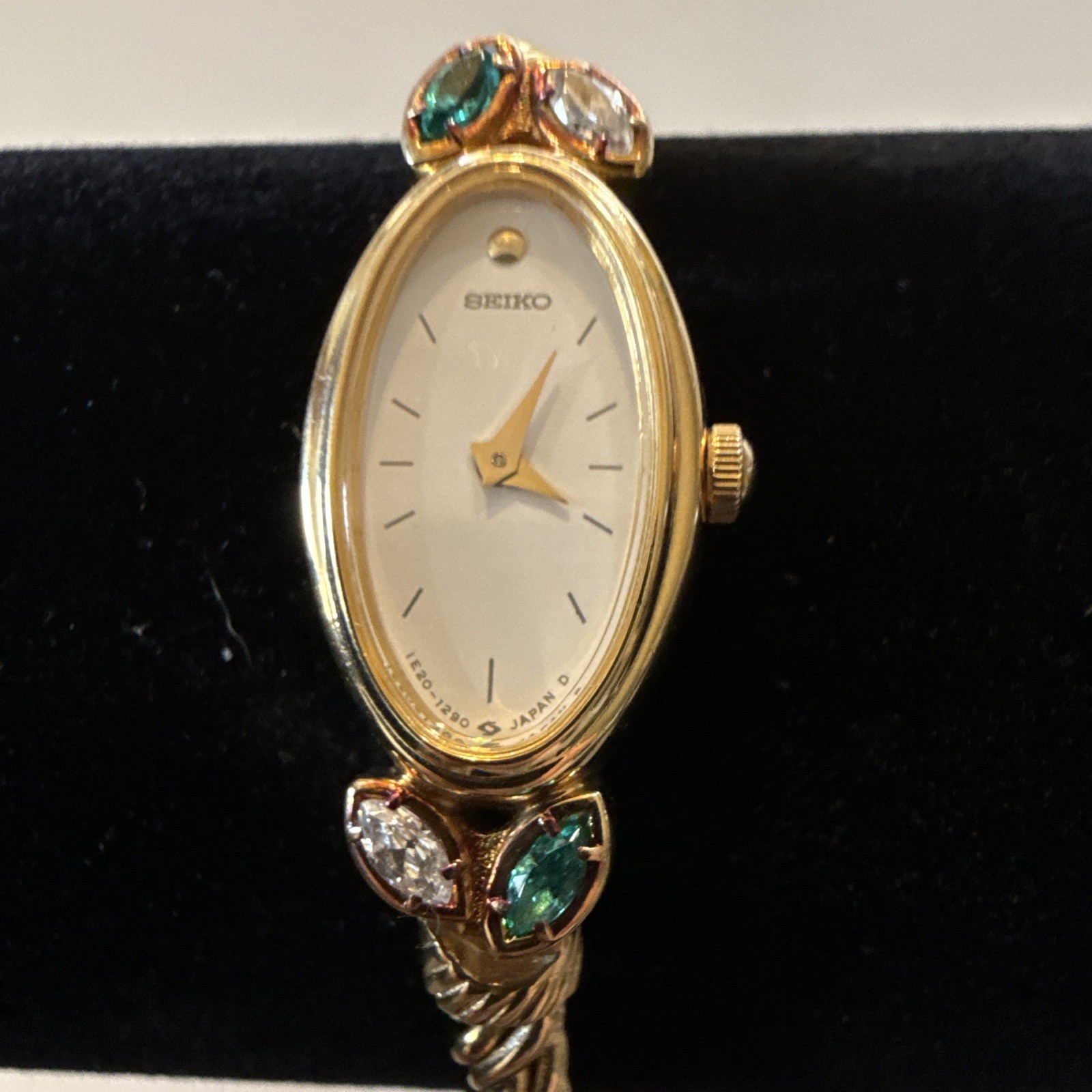 Seiko Women’s Oval Gold Tone Bracelet Watch Quartz Analog White Dial