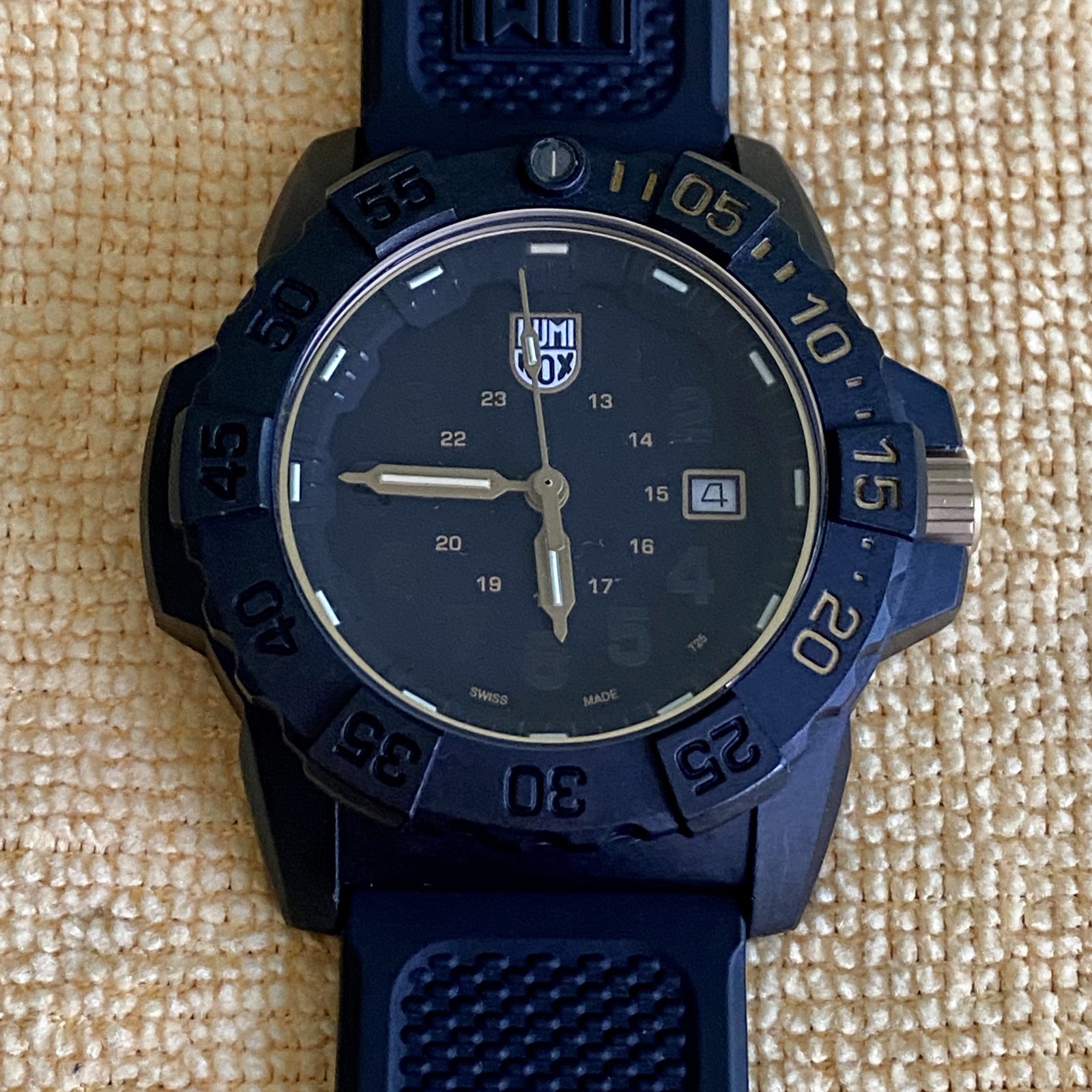 Luminox Navy Seal Series 3500 45mm Carbon Black Dial Mens Watch 3501.GOLD.SET