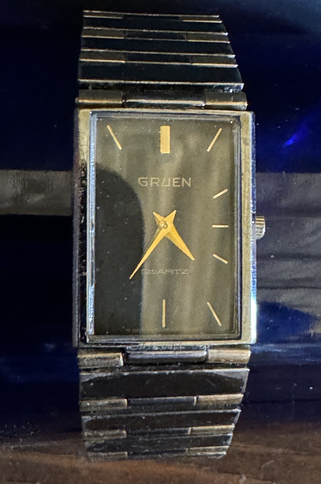 Reduced 20%!! VTG Gruen Quartz 227-PUW910 Steel Rectangular Mens Watch