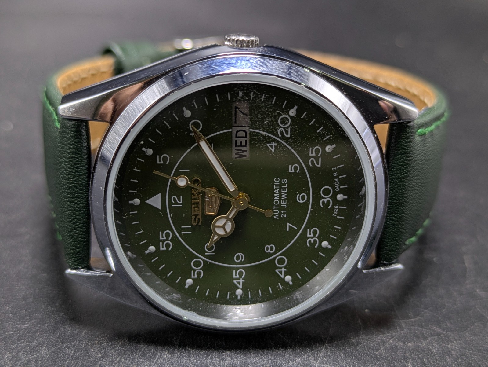 Vintage Seiko 5 automatic day date movement no. 6309A japan made men’s watch