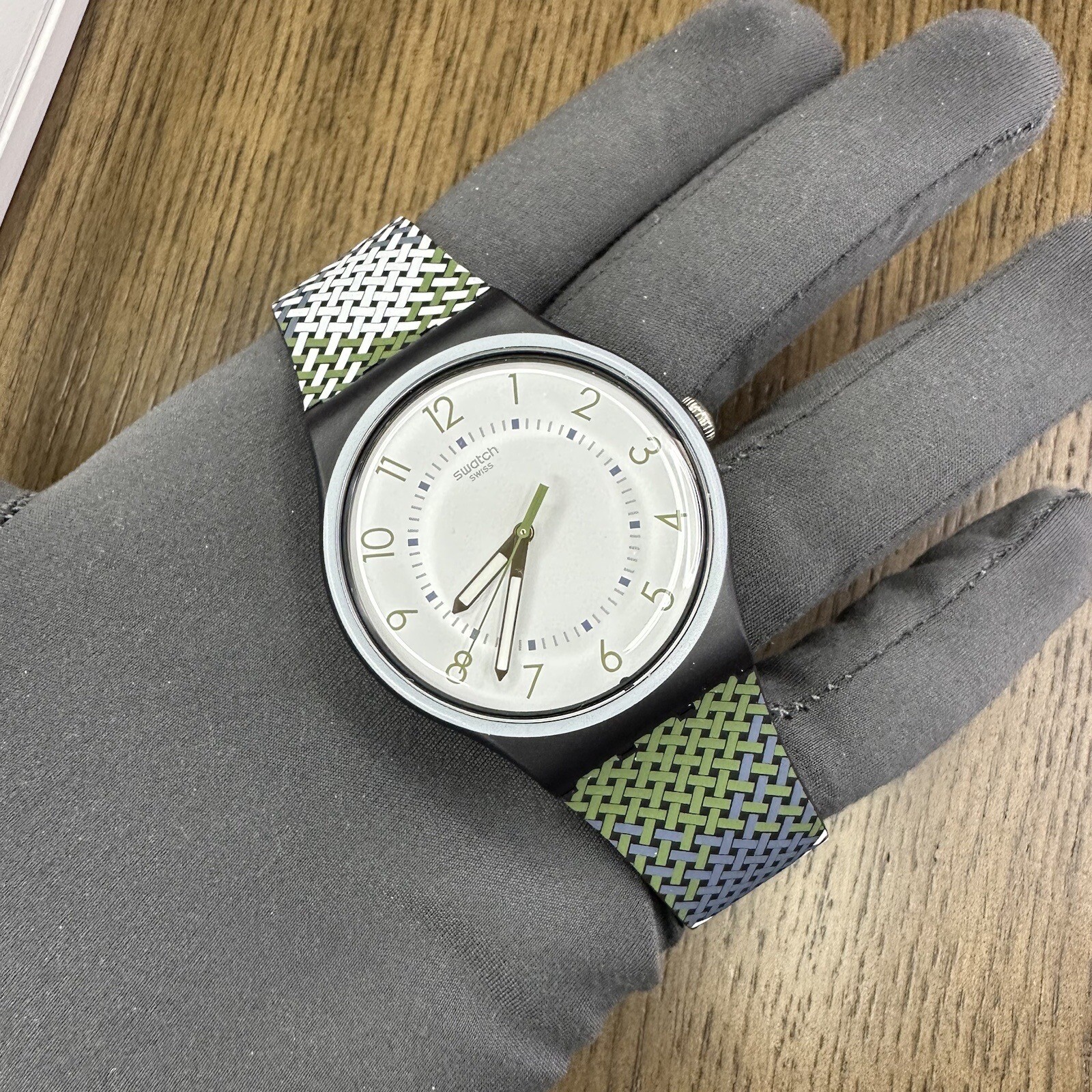 NEW✅ Swatch PULL-OVER New Gent Black Green Blue Silicone 41mm Mens Watch SUON115